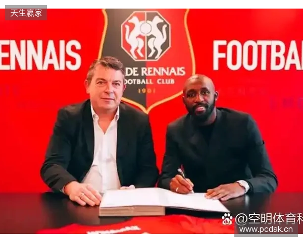 罗马诺:切尔西正与福法纳就本赛季冬窗的永久转会进行协商